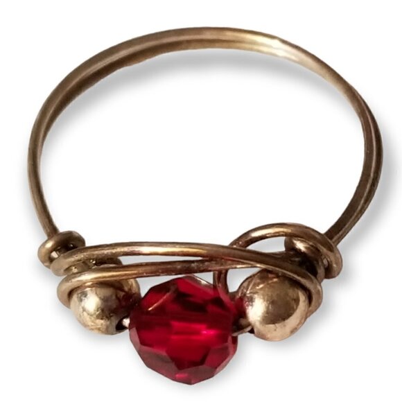 Metal Swirl Ring Red Bead Setting Size 10.5‎ - Picture 3 of 5